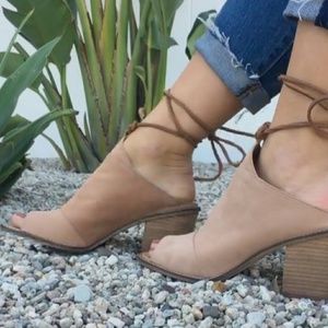 New Chinese Laundry Leather Lace Up Mules